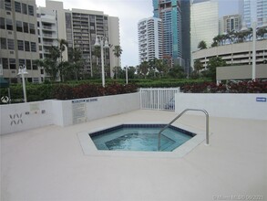 1420 Brickell Bay Dr, Unit 103A1 in Miami, FL - Building Photo - Building Photo