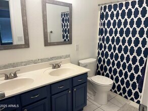 1315 W Michelle Dr in Phoenix, AZ - Building Photo - Building Photo