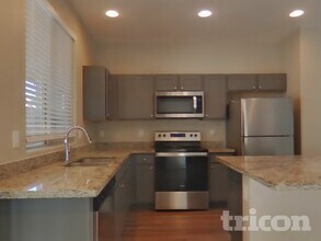 2638 E Danbury Rd in Phoenix, AZ - Building Photo - Building Photo