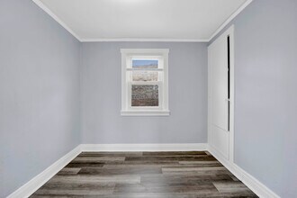 5039 W Henderson St in Chicago, IL - Building Photo - Building Photo