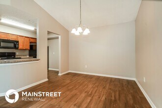 9845 Paddlewheel Dr W in Jacksonville, FL - Foto de edificio - Building Photo