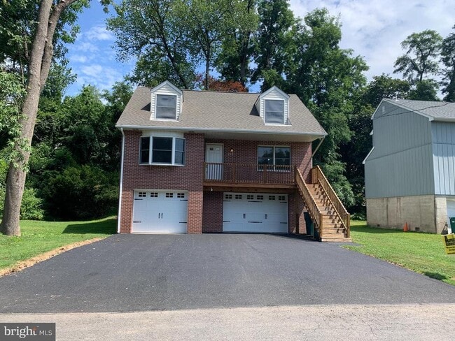 property at 249 Periwinkle Ave