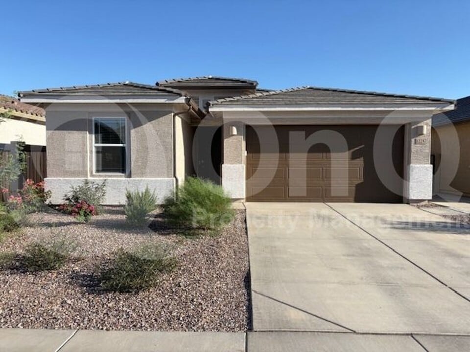 12287 E Verbina Ln in Florence, AZ - Building Photo
