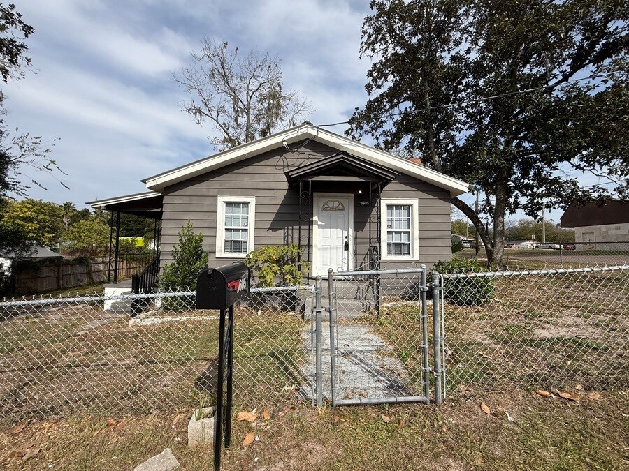 9605 Highland Ave in Jacksonville, FL - Building Photo