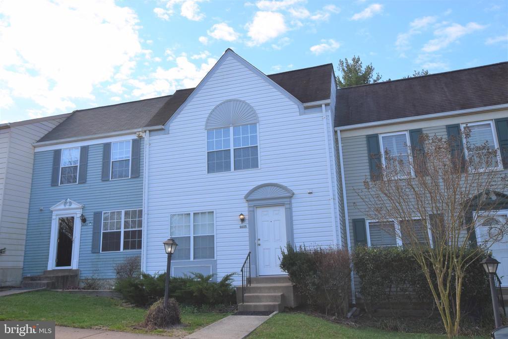 6605 Briarleigh Way in Alexandria, VA - Building Photo