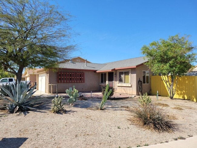 1099 Walnut St in Brawley, CA - Building Photo - Building Photo