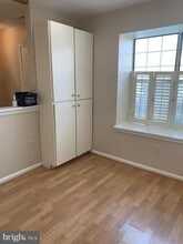 300 Sedgemoor Square in Sterling, VA - Building Photo - Building Photo