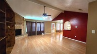 6211 Rustygate Dr in Spring, TX - Foto de edificio - Building Photo