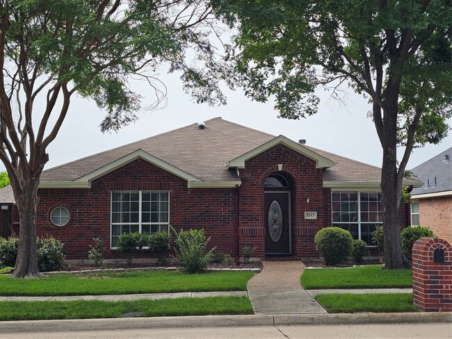 5217 Spicewood Dr