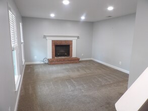 413 Forest Ct in Warrenton, VA - Building Photo - Building Photo