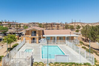 Suncrest in Barstow, CA - Foto de edificio - Building Photo
