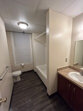 1112 W Cary St, Unit Apt 1 in Richmond, VA - Building Photo - Building Photo