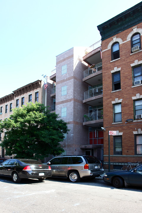 105 15th St in Brooklyn, NY - Building Photo