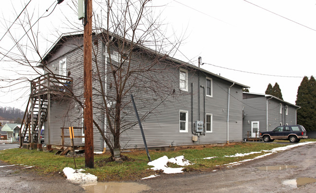 104 Ullom St in Fairmont, WV - Building Photo - Building Photo