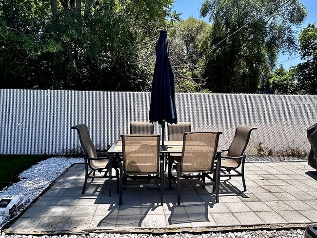 property at 2839 Monroe Blvd