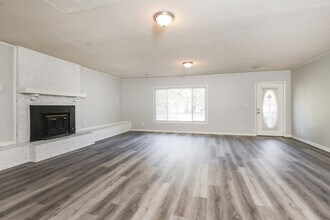 5917 Arbor Rd in Hanahan, SC - Building Photo - Building Photo
