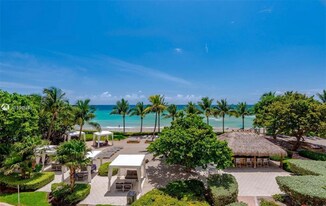 3001 S Ocean Dr in Hollywood, FL - Building Photo