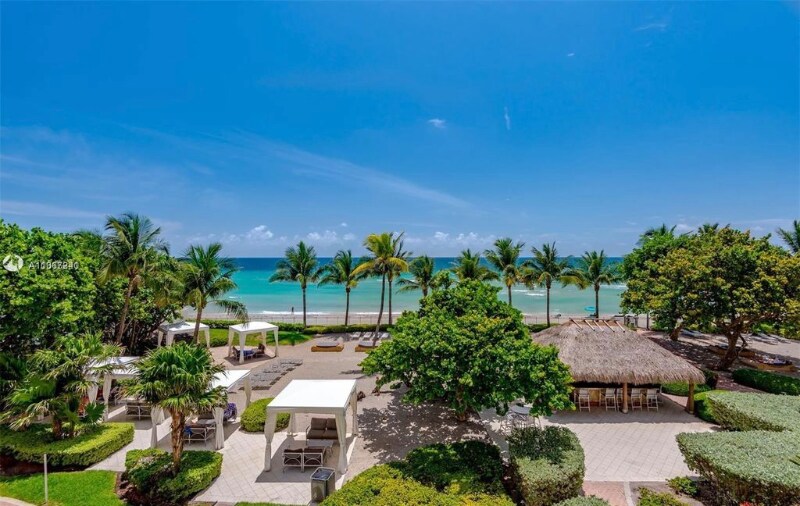 3001 S Ocean Dr in Hollywood, FL - Building Photo