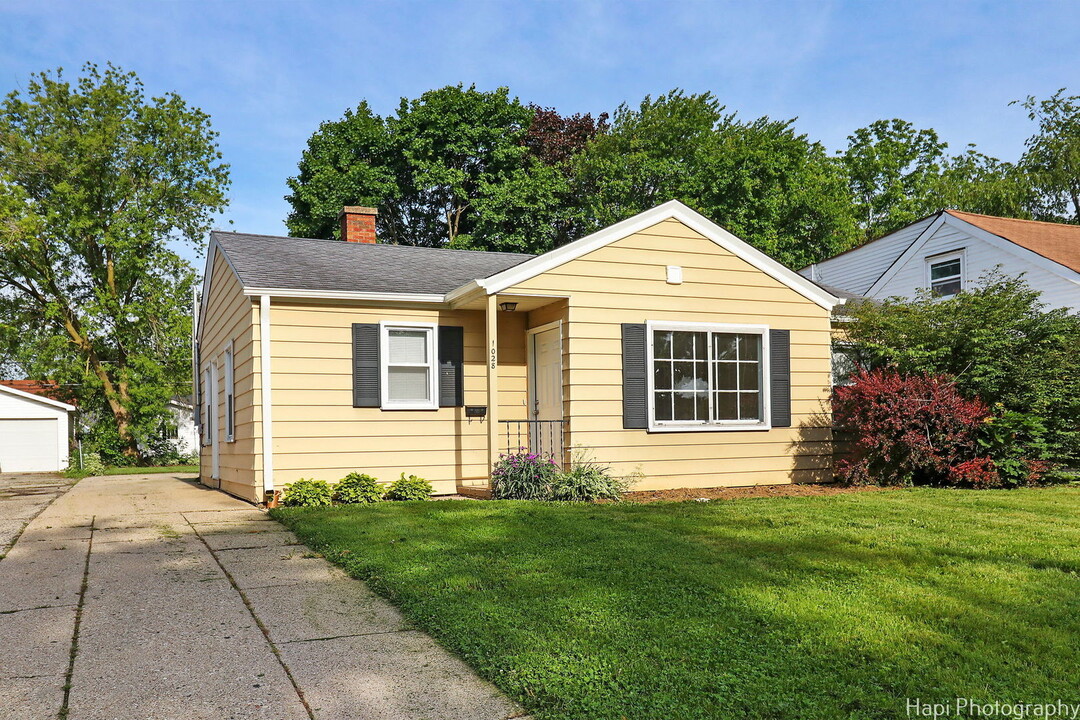 1028 N Berwick Blvd in Waukegan, IL - Building Photo