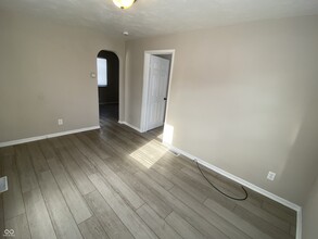 706 W 23rd St in Anderson, IN - Foto de edificio - Building Photo