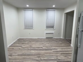 67 Milton Ave, Unit 2nd Floor in Nutley, NJ - Foto de edificio - Building Photo