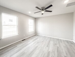 3404 N Nixon Ave in Springfield, MO - Building Photo - Building Photo