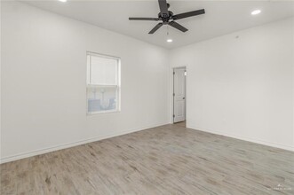 900 E Redbud Ave in McAllen, TX - Building Photo - Building Photo