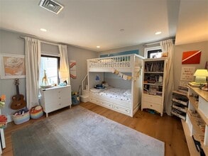 3 Village St, Unit 2 in Somerville, MA - Building Photo - Building Photo