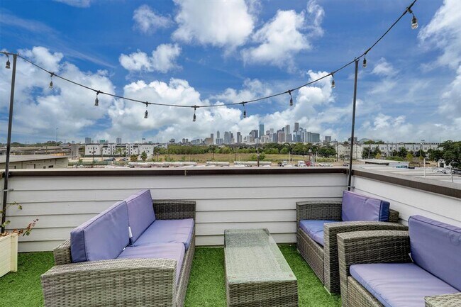 3308 Pease St in Houston, TX - Building Photo - Building Photo