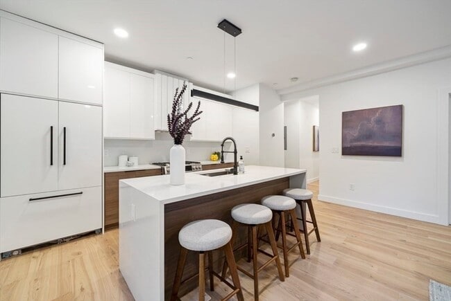 118 Spring St, Unit 1