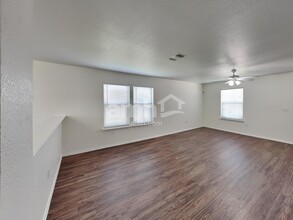 7712 Copper Holw in Converse, TX - Building Photo - Building Photo