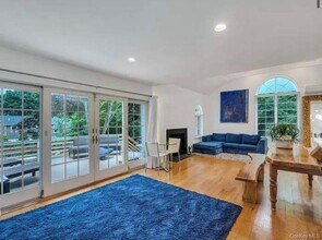 12 Ridge Ln in Hampton Bays, NY - Building Photo - Building Photo