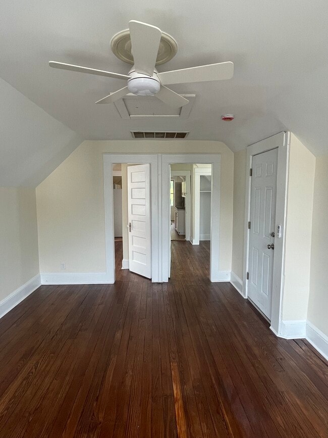 437 Davidson St, Unit #3 in Bridgeport, CT - Building Photo - Building Photo