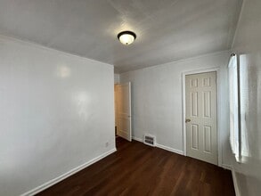 20059 Bloom St in Detroit, MI - Building Photo - Building Photo