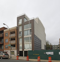 125 Kingsland Ave in Brooklyn, NY - Building Photo
