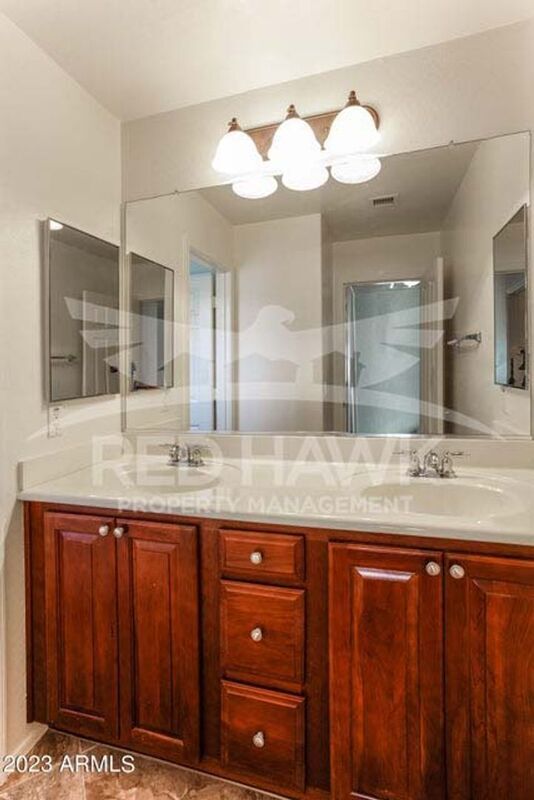 6940 W Branham Ln in Phoenix, AZ - Building Photo - Building Photo