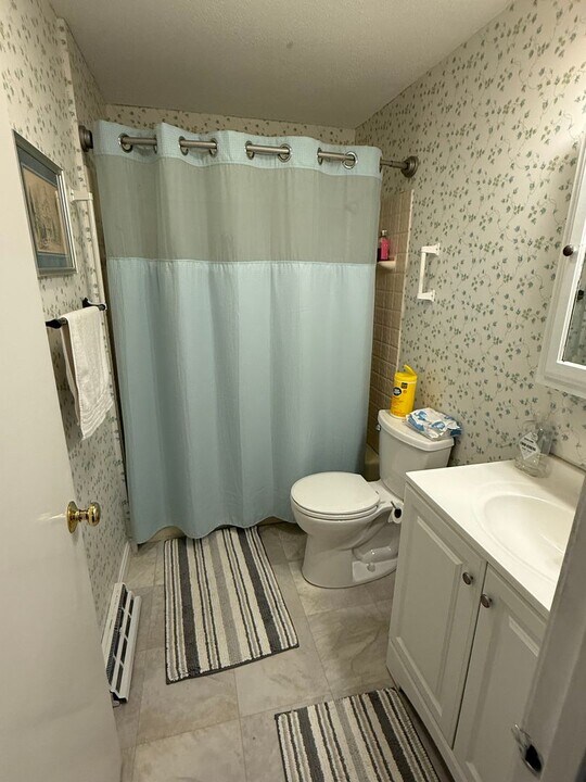 300 Buck Island Rd in Yarmouth, MA - Building Photo