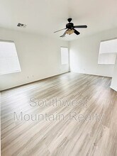2070 E Indigo Dr in Chandler, AZ - Building Photo - Building Photo