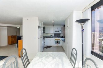 343 Hobron Ln in Honolulu, HI - Building Photo - Building Photo