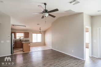 41613 W Sunland Dr in Maricopa, AZ - Foto de edificio - Building Photo