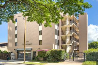 Sixteen Regents in Honolulu, HI - Building Photo - Building Photo