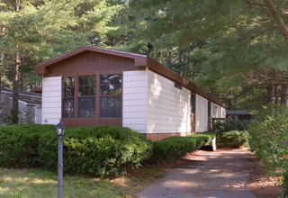 Pine Tree Village in Carver, MA - Foto de edificio - Building Photo