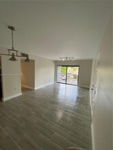 7427 SW 152nd Ave in Miami, FL - Building Photo - Building Photo