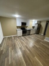 136 Kimberling City Ctr Ln, Unit 5 in Kimberling City, MO - Building Photo - Building Photo