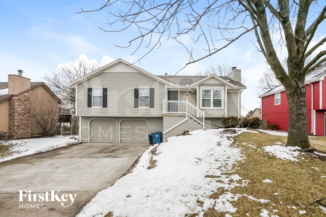 1709 NE Auburn Dr in Lee's Summit, MO - Building Photo - Building Photo