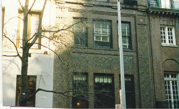 159 E 70th St in New York, NY - Building Photo - Building Photo