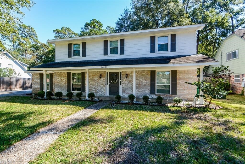 5731 Old Lodge Dr in Houston, TX - Building Photo