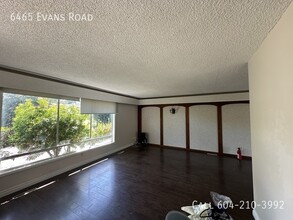 6465 Evans Rd in Chilliwack, BC - Building Photo - Building Photo