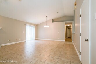 11464 Mandarin Glen Cir E in Jacksonville, FL - Building Photo - Building Photo