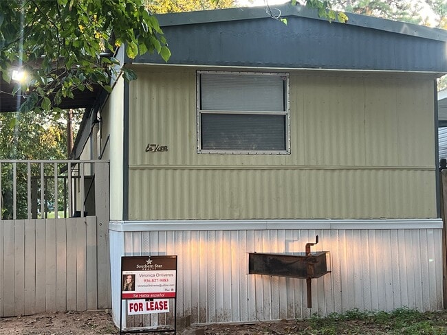 13207 Captain Cir in Willis, TX - Building Photo - Building Photo